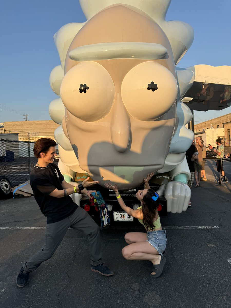 lolTenji's tweet photo. Alright where to start. THANK YOU @adultswim @RickandMorty I got to see the #rickmobile which was like witnessing the second coming of the lord. I also met a die hard fan and he gave me this jacket!! (I am gonna make a video on this cause this experience was awesome!) https://t.co/MKQstn1aSS