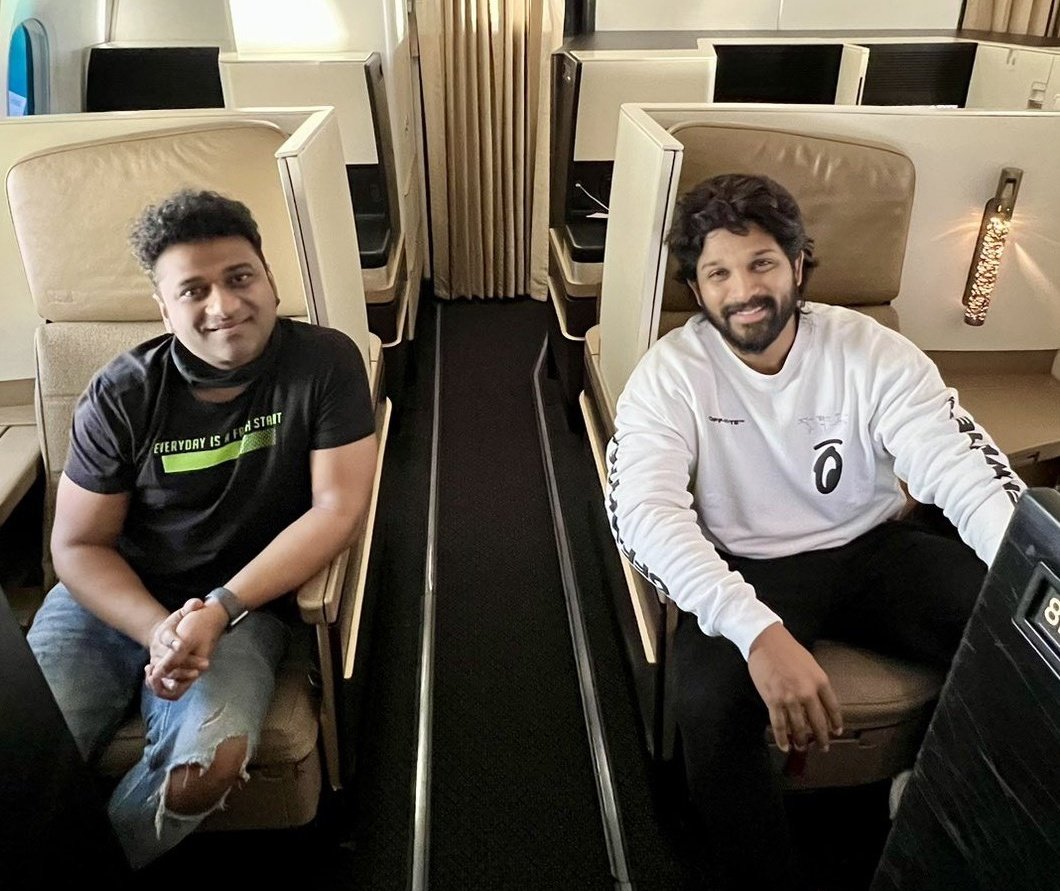 Trends Allu Arjun ™ (@trendsalluarjun) on Twitter photo Wishing our National award winner, Rockstar <a href="/ThisIsDSP/">DEVI SRI PRASAD</a> garu a very happy birthday from <a href="/alluarjun/">Allu Arjun</a> fans❤️
Thanks for giving 8/8 blockbuster albums
9th one on its way to be PEAKED 💥🥵
All The Best for #Pushpa2TheRule ✨ Wishing our National award winner, Rockstar <a href="/ThisIsDSP/">DEVI SRI PRASAD</a> garu a very happy birthday from <a href="/alluarjun/">Allu Arjun</a> fans❤️
Thanks for giving 8/8 blockbuster albums
9th one on its way to be PEAKED 💥🥵
All The Best for #Pushpa2TheRule ✨