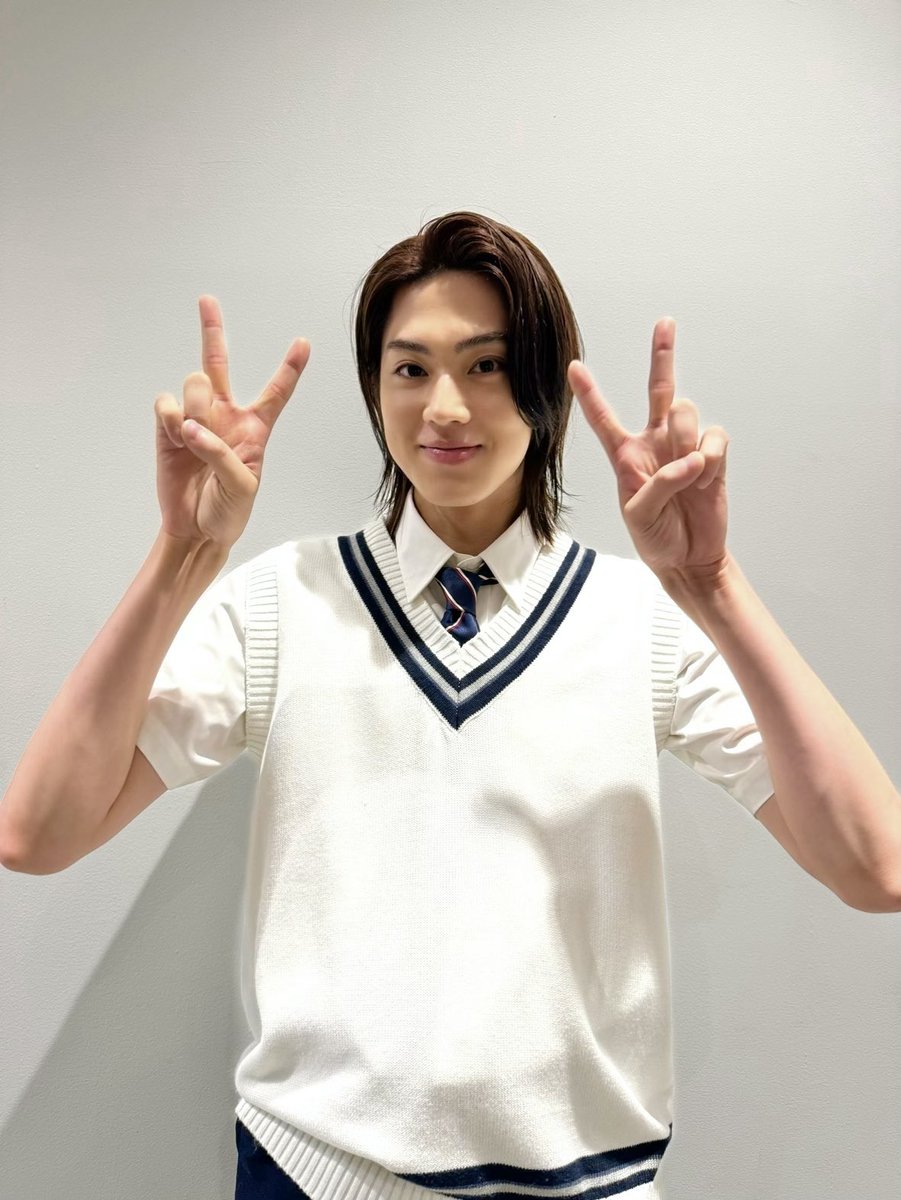 jr_official_X's tweet photo. 【 📺Drama 】

今日21:00からは
『 #ビリオンスクール 』第5話が放送🏫💫

第６話には #佐藤龍我 が花井歩夢役にてゲスト出演いたします✌️☺️✌️

イケメンで女子生徒から引く手あまたな
超ハイスペック男子を演じます❤️✨

ぜひご覧ください👀‼︎

#美少年
#ビリスク https://t.co/LFa3BbtkFs