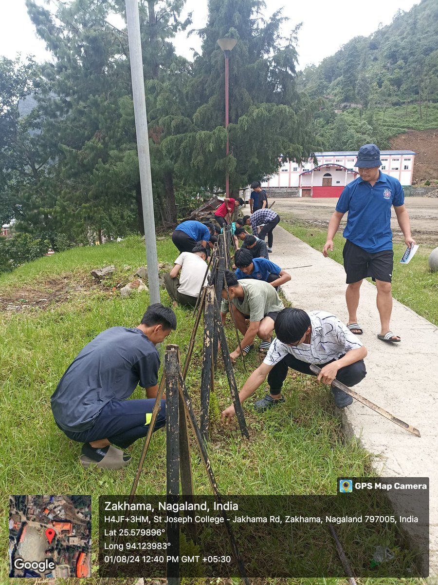Nsssjc3_jakhama's tweet photo. Volunteers of NSS Unit ,SJC (A) Jakhama cleaning the Trees planted during World Environment Day 2024 at the College Campus on 1st August 2024.
#ProtectTheTrees
#SaveThePlanet https://t.co/qUB2moZrOP