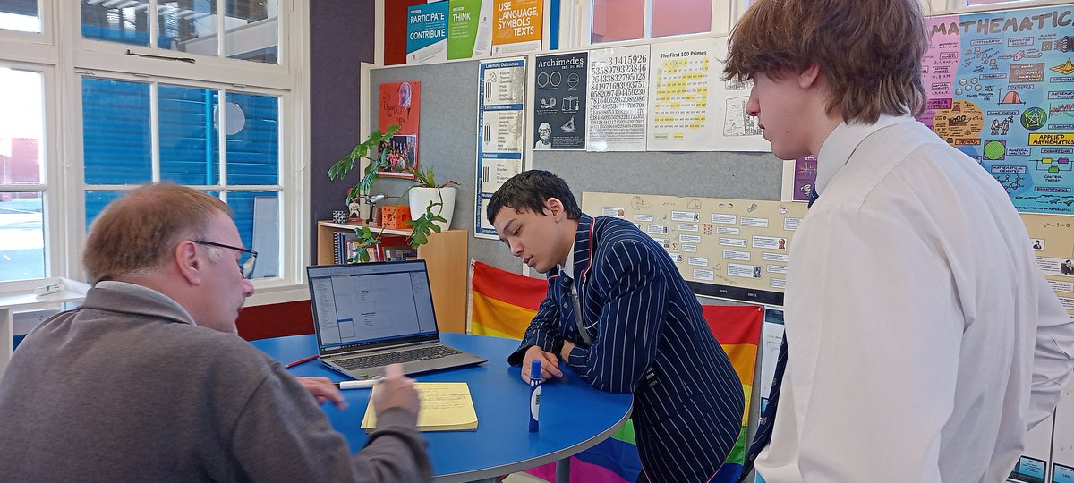 Y13 DigiTech students working on FinTech focussed Scholarship project with <a href="/KiwiBryn/">Bryn Lewis</a> #staclife