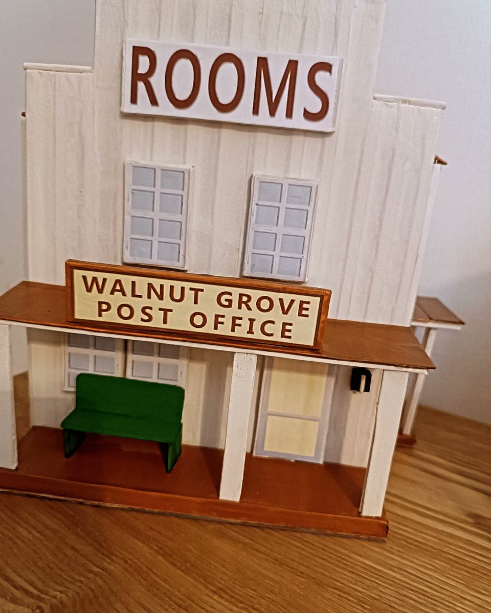 sfiammati's tweet photo. Little House on the Prairie

#handmadewithlove #littlehouseontheprairie #nellies #PostOffice https://t.co/tQI4heda3O