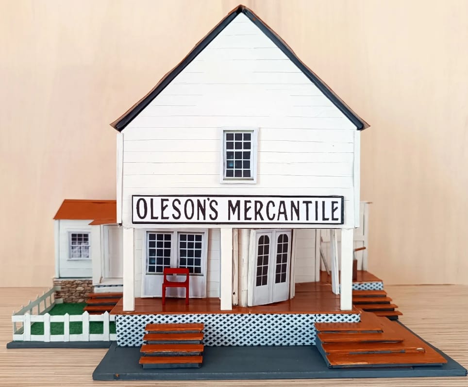 sfiammati's tweet photo. Little House on the Prairie

#handmadewithlove #littlehouseontheprairie #nellies #PostOffice https://t.co/tQI4heda3O