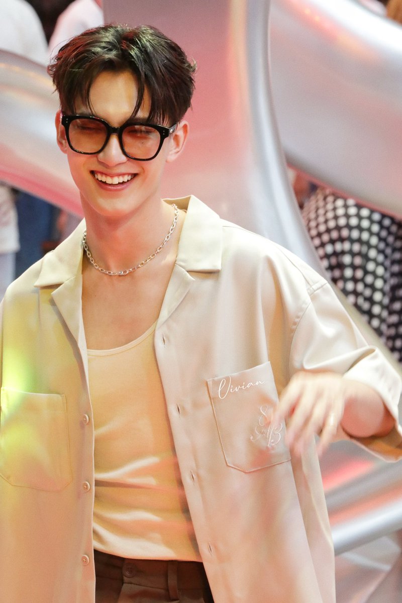 xiaodongwen2's tweet image. 这个我发了没？
开心猫猫🐱
#ASICSxFirst
#First_Chalongrat 
#ASICSTH  #CelebrationofMovement