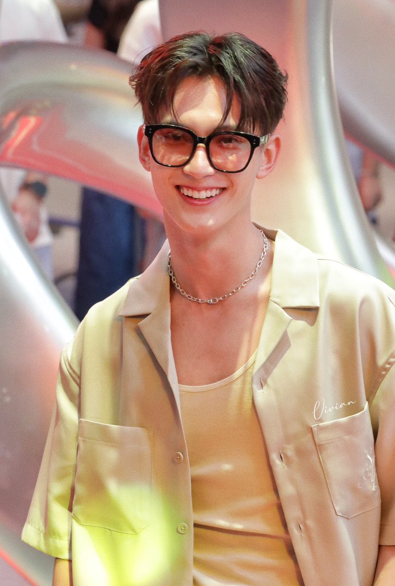 xiaodongwen2's tweet image. 这个我发了没？
开心猫猫🐱
#ASICSxFirst
#First_Chalongrat 
#ASICSTH  #CelebrationofMovement