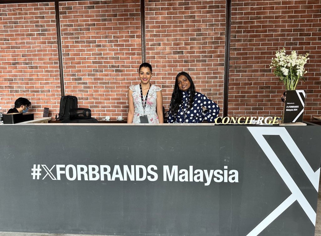 tranghoang's tweet photo. 🇲🇾 Wrapped up the last stop of #XforBrands Summit series in Malaysia yesterday with a great sense of pride and gratitude.

Thankful for our  clients and partners who showed up and especially those who had to stand up for 3 hours 🙏🙏🙏. We’ll get a bigger place next time! https://t.co/Jaq8uJp3jP