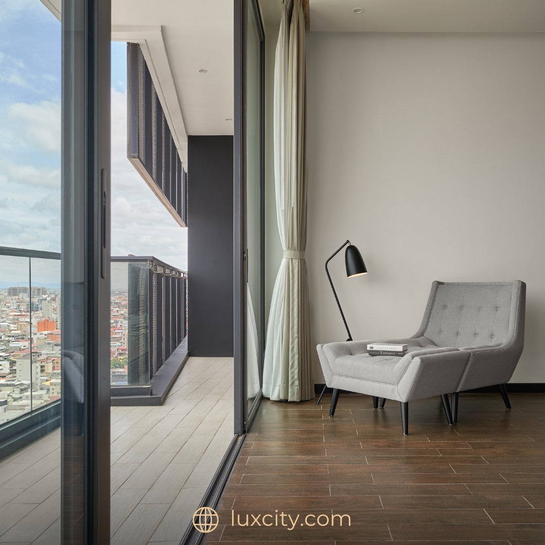 Deluxe Premium is the top choice among our business guests. The room's spacious design optimizes for relaxation and work. After a long day, you can unwind in the comfort of your own room.
