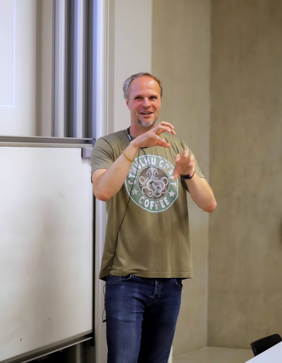 thank you to <a href="/janbaumbach/">Jan Baumbach</a> for the interesting keynote "To share or not to share? Privacy-preserving AI in medicine" #ares2024