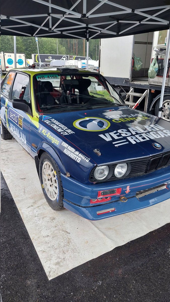 Vetomiesten startti EK 3:lle, Saarikas tapahtui klo 12:22, aikataulu siis 47 minuuttia perässä siellä.

Vetomiesten alkuperäinen aikataulu:

Perjantai 2.8.

  9:15 Lähtö, Killeri
10:25 EK2 Laukaa
11:35 EK3 Saarikas
13:05 EK4 Myhinpää
14:35 EK5 Ruuhimäki
17:00 EK10 Harju