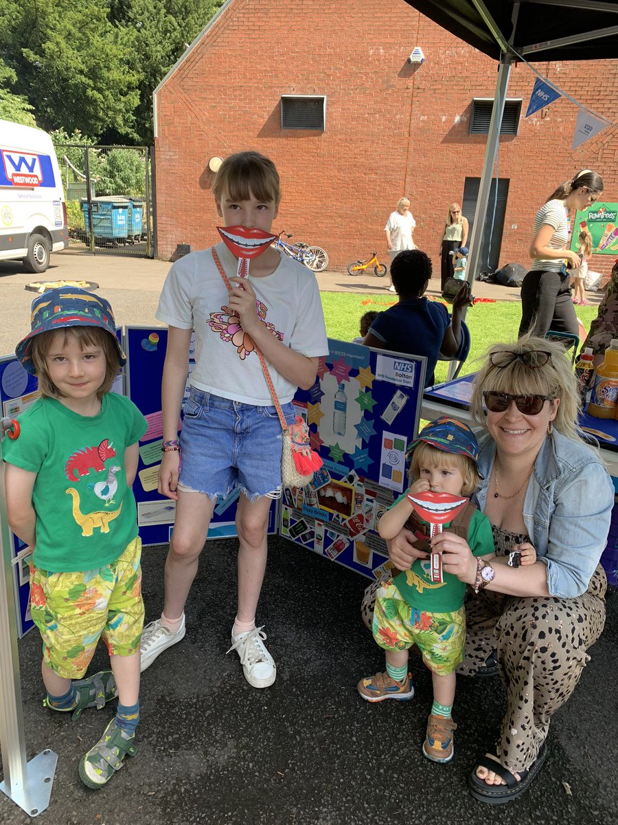 Great day yesterday for the Healthy Families Team at Moss Bank Park’s HAF Event. Lots of Oral Health advice  given to children parents &amp; carers. Children enjoyed our game of guessing how much sugar was in certain drinks <a href="/boltonnhsft/">Bolton NHS Foundation Trust</a> <a href="/boltoncouncil/">Bolton Council</a> <a href="/LornaDibnah/">Lorna Dibnah</a> <a href="/jean_holgate/">Jean Holgate</a>