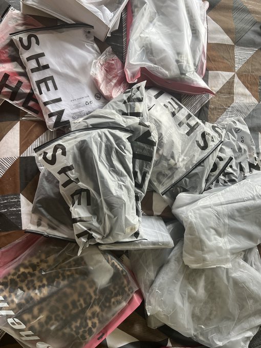 Commande re&ccedil;ue, va falloir me rembourser maintenant 💸💸  @Kuborjadore @monslv5 @YourMoneySlave @moneyslave<a href="/tag/fellation"class="tags"><span>#fellation</span></a><a href="/tag/suce"class="tags"><span>#suce</span></a><a href="/tag/sperme"class="tags"><span>#sperme</span></a><a href="/tag/gorgeprofonde"class="tags"><span>#gorgeprofonde</span></a><a href="/tag/salive"class="tags"><span>#salive</span></a>