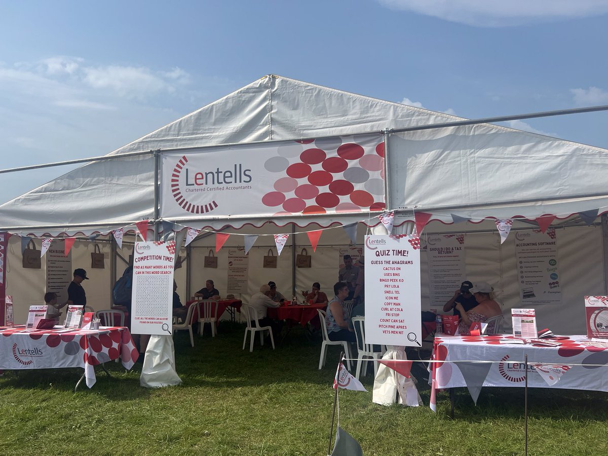 Lentells's tweet image. We had a fabulous day at @HonitonShow1890 yesterday in the sunshine☀️ 

Thank you to @shoreditchwh1 for providing us with lovely sausage rolls and to Flossie's Yummies for the delicious sweet treats🍴🍰

#honitonshow