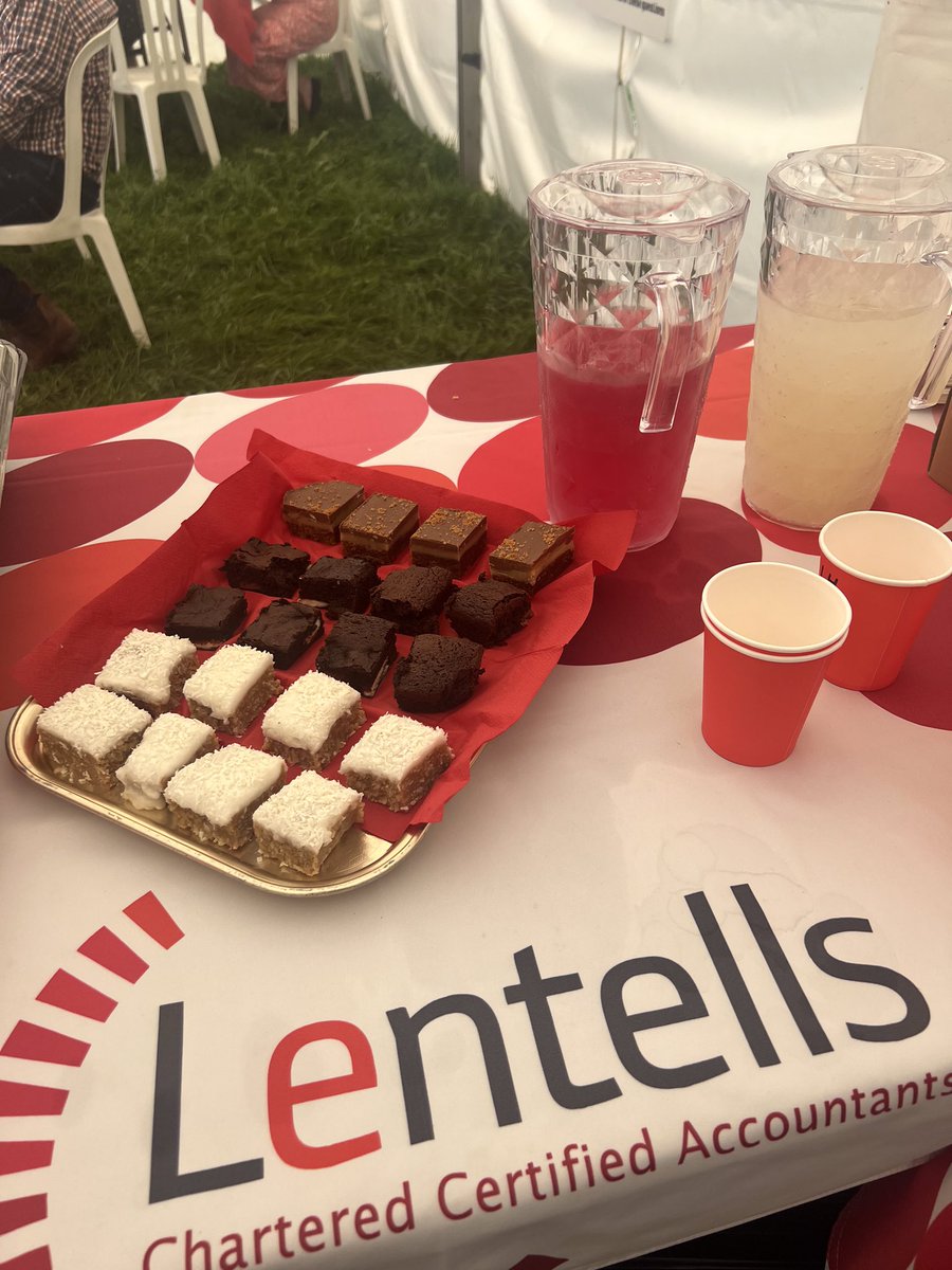 Lentells's tweet image. We had a fabulous day at @HonitonShow1890 yesterday in the sunshine☀️ 

Thank you to @shoreditchwh1 for providing us with lovely sausage rolls and to Flossie's Yummies for the delicious sweet treats🍴🍰

#honitonshow