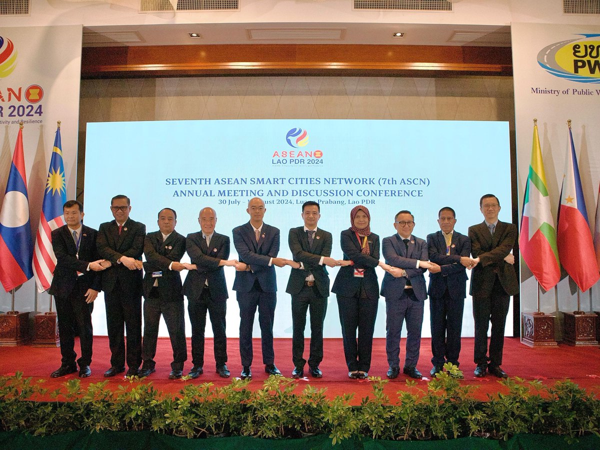 UNESCAP's tweet image. The @ASEAN Smart Cities Network Conference showed the importance of regional collaboration to advance urban innovation.

We highlighted how developing regional guidelines, creating strategic partnerships, and facilitating knowledge exchange can drive #SustDev and #ClimateAction.