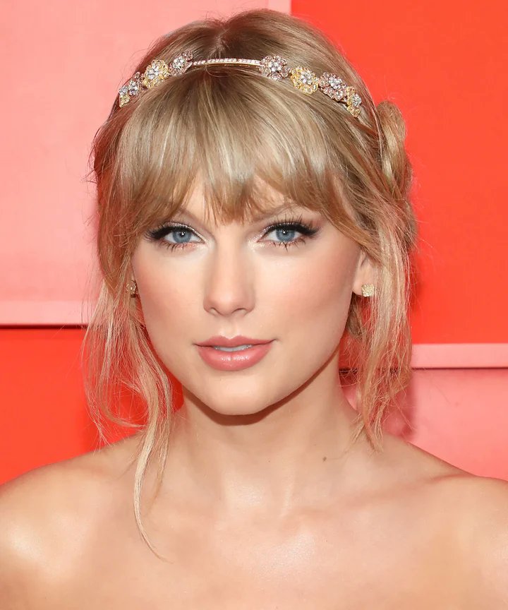 sayedrouf4's tweet photo. ⚠️⚠️Attention swifties!!
The prime minister of Bangladesh has come out and said she dislikes Taylor swifts albums. We shall unite and take her down!!
@taylorswift13

STEP DOWN FASCIST HASINA https://t.co/bxgtIJtVIJ