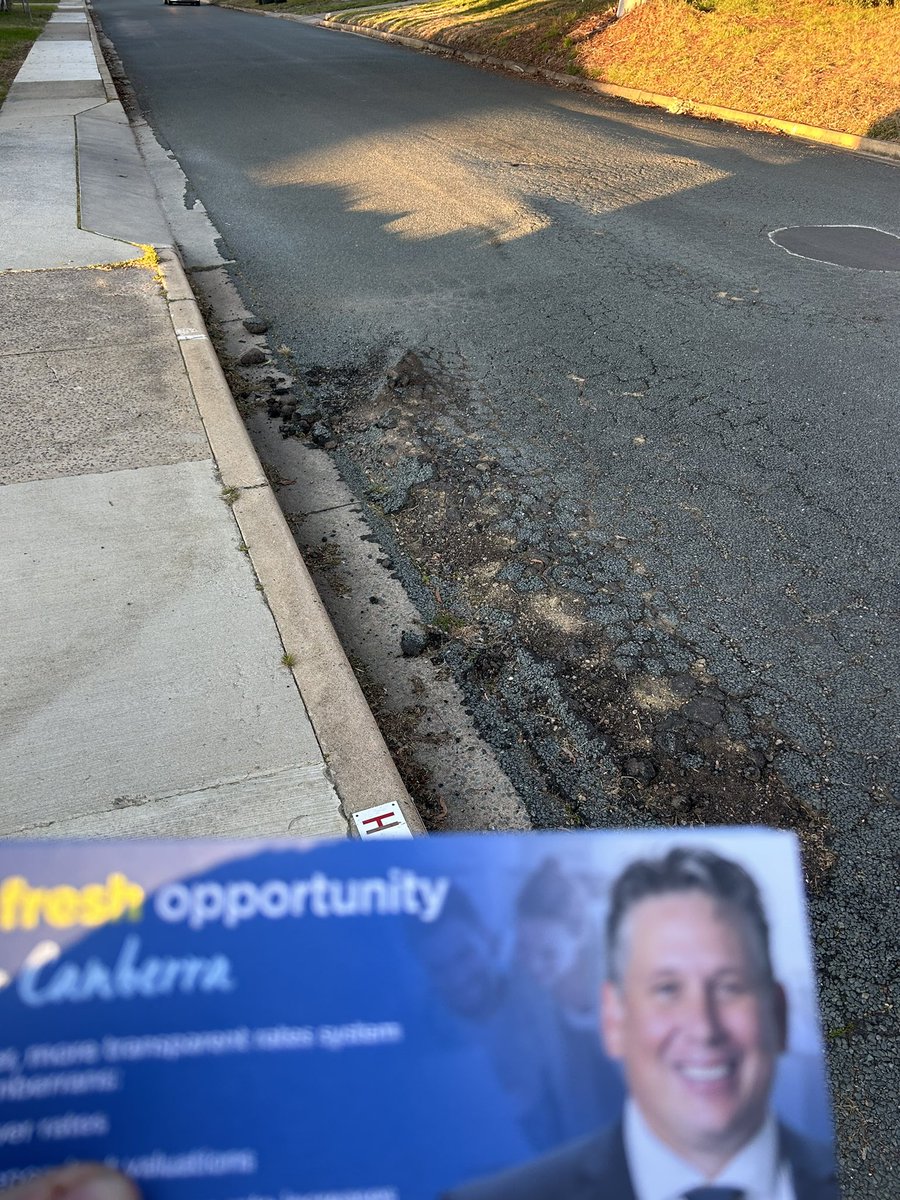 PatrickPentony's tweet photo. I am in the privileged position to be able to campaign 7 days a week, usually I chop and change between, door knocking, letterboxing and campaign stalls at the local shops. Today in Olympic spirit I decided to try a (just shy of) marathon letterboxing stint. Doing Campbell #cbr https://t.co/LadydHUeuh