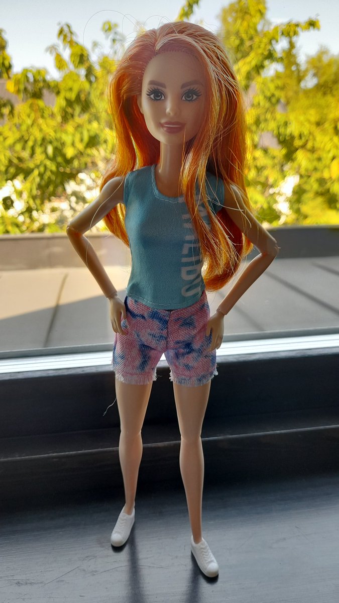 SwedishGamester's tweet photo. Got some more #work to do in the #garden today! A couple of branches of the #CherryTree is hanging over the roof so I need to cut them off. Also have to rise the #GardenArch back up, it fell down during a #storm so I need to anchor it somehow.
#Barbie #ToyPhotography https://t.co/EQHvLD3mTV