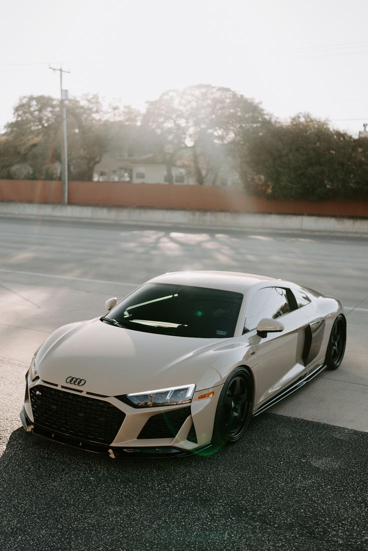 Onlycarsgasm's tweet photo. Audi R8 💰 https://t.co/jhe3oU5qkj