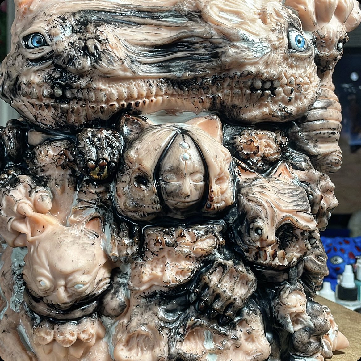 Jay222toy's tweet photo. Working on the final stages of filling in the gaps on my “Lucky Cat” sculpture, prep for mold making #luckycat #horrorcat #sculpture #art #artwork #jay222 https://t.co/MIRaxUG8Qx