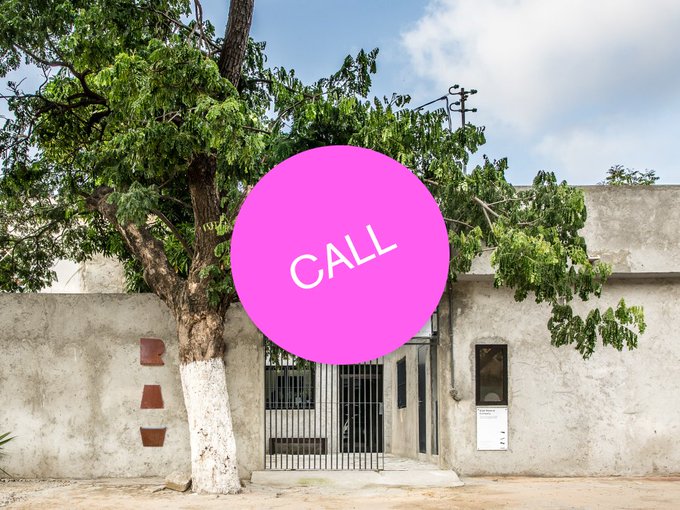 #opencall 👉Abrimos convocatoria con RAW MATERIAL COMPANY (Dakar), <a href="/cececebe/">CCCB</a> y <a href="/IRLlull/">Institut Ramon Llull</a> para asignar una plaza en un programa de residencias de investigación que facilite y apoye intercambios y diálogos de proximidad entre Dakar y BCN.

📅Hasta el 6/9

🔗hangar.org/ca/convocatori…