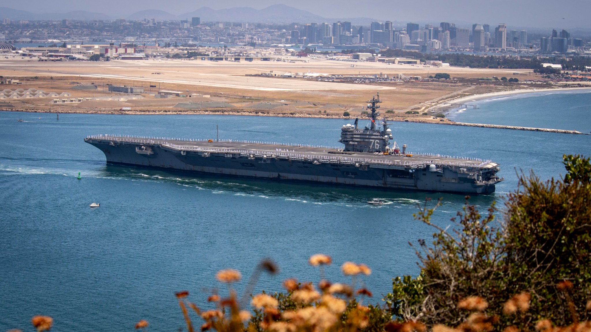 在日米海軍司令部 على X: 