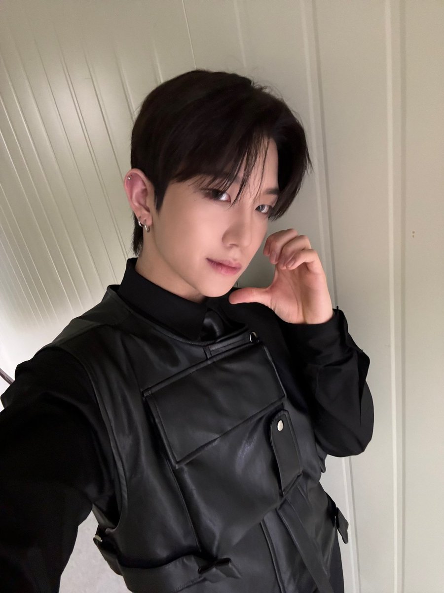 TNX_twt's tweet photo. 로투킹👑 GO! GO!🍀

#THENEWSIX #TNX #더뉴식스
#오성준 #SUNGJUN https://t.co/wMnijWfmrr