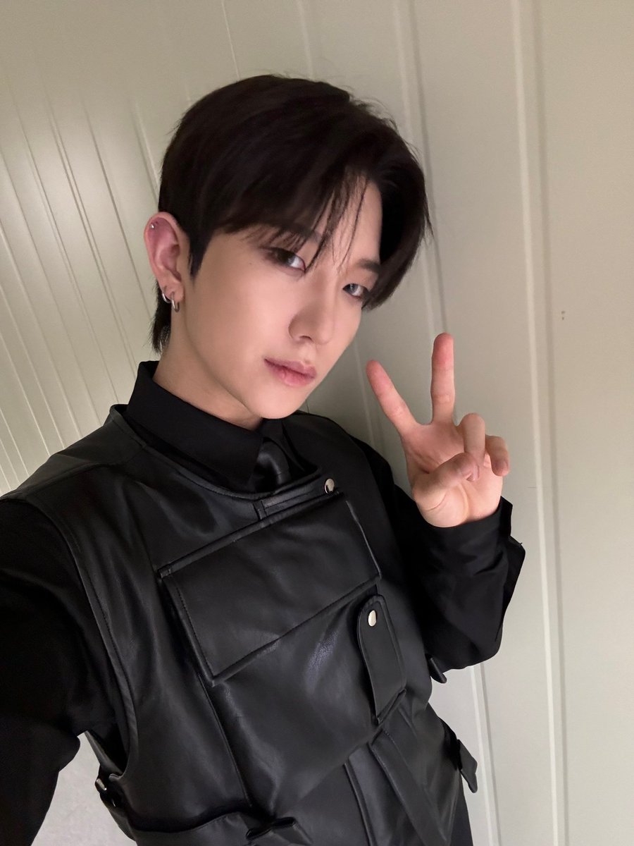 TNX_twt's tweet photo. 로투킹👑 GO! GO!🍀

#THENEWSIX #TNX #더뉴식스
#오성준 #SUNGJUN https://t.co/wMnijWfmrr