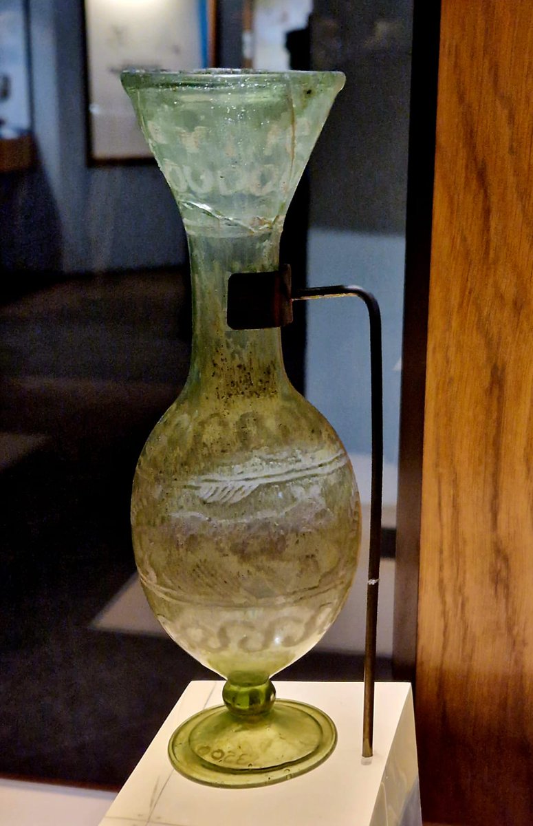 A rather stunning late #Roman glass goblet

Probably made in Egypt around AD 400

Found in a grave at Highdown hillfort #WestSussex UK and now in <a href="/wtmworthing/">Worthing Theatres and Museum</a>

📷 May 2024

An inscription in Greek reads *use me and good health to you*

#Cheers #FindsFriday #FridayFeeling
