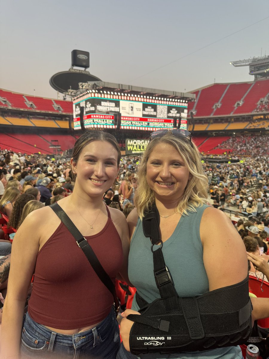 annaferkul's tweet photo. Had the BEST night at arrowhead!! Got to not only see Morgan Wallen but also Lainey Wilson and most importantly a surprise from legendary Brooks and Dunn!! I’m sure my shoulder won’t be thanking me tomorrow but totally worth it!!! #makecountrygreatagain #onenightatatime https://t.co/YssXSyegb1