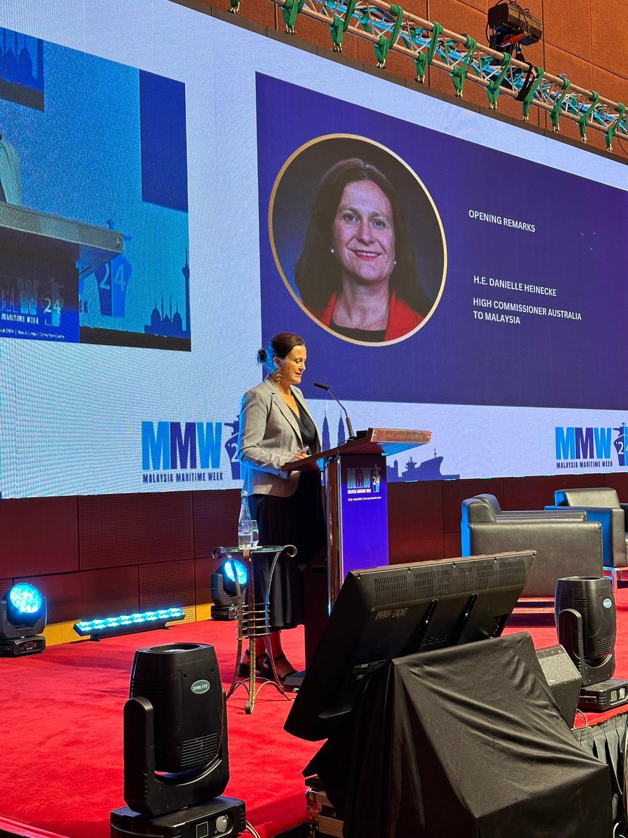AusHCMalaysia's tweet image. Delighted to speak at Malaysia Maritime Week 2024 and deep dive on strengthening 🫱🏻‍🫲🏽 partnerships that enhance 🌿 greener maritime connectivity while unlocking Southeast Asia’s economic growth potential #MaritimeConnectivity #MMW2024