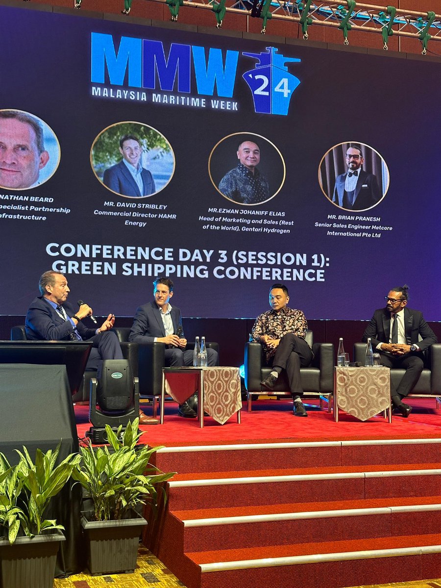 AusHCMalaysia's tweet image. Delighted to speak at Malaysia Maritime Week 2024 and deep dive on strengthening 🫱🏻‍🫲🏽 partnerships that enhance 🌿 greener maritime connectivity while unlocking Southeast Asia’s economic growth potential #MaritimeConnectivity #MMW2024
