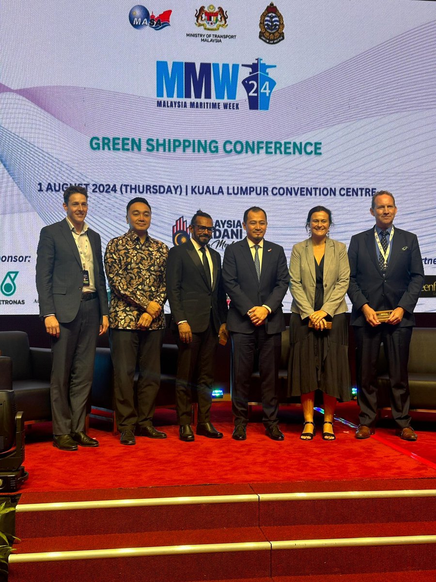 AusHCMalaysia's tweet image. Delighted to speak at Malaysia Maritime Week 2024 and deep dive on strengthening 🫱🏻‍🫲🏽 partnerships that enhance 🌿 greener maritime connectivity while unlocking Southeast Asia’s economic growth potential #MaritimeConnectivity #MMW2024