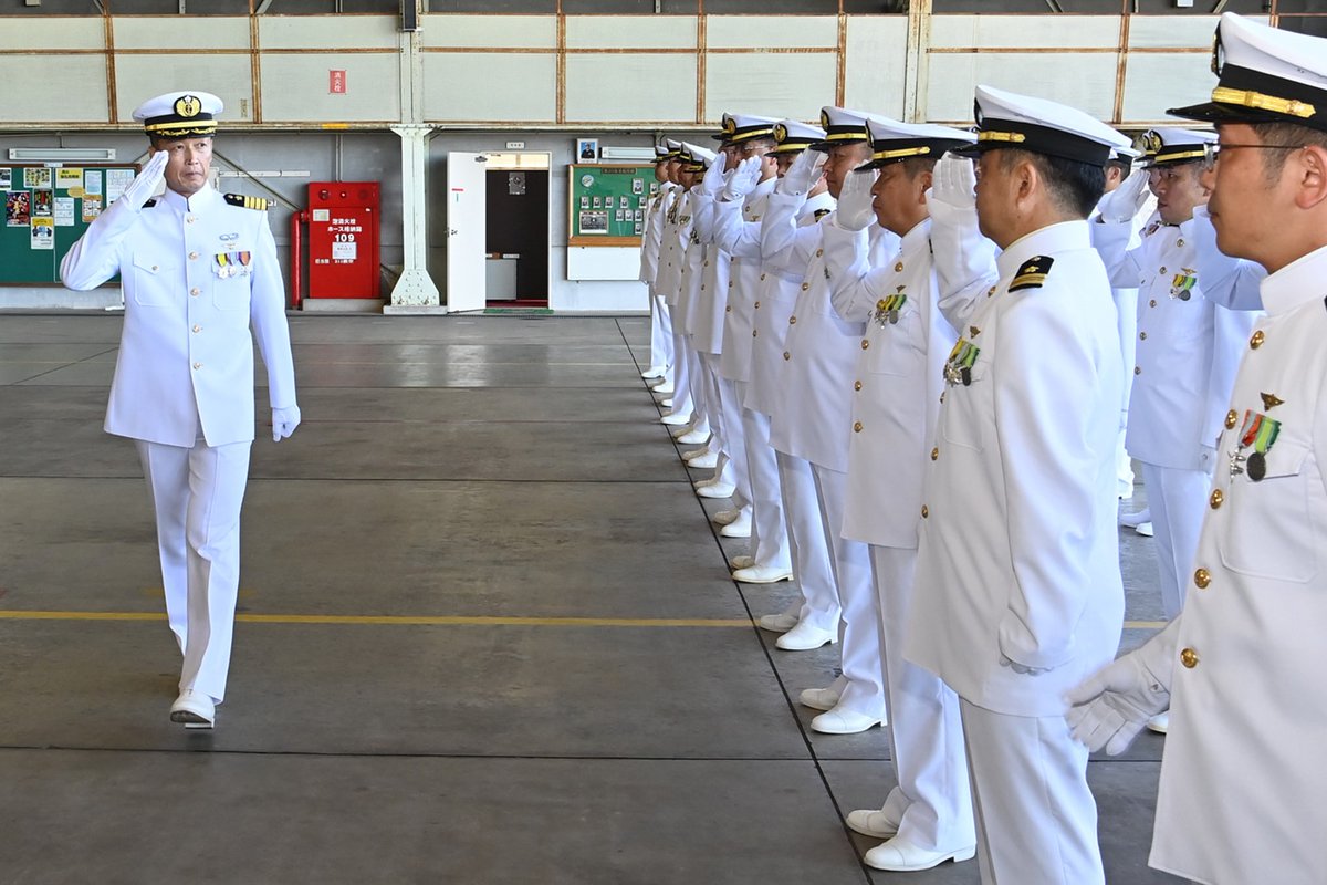 令和6年8月1日 鹿屋の第211教育航空隊において、新司令 城元2佐