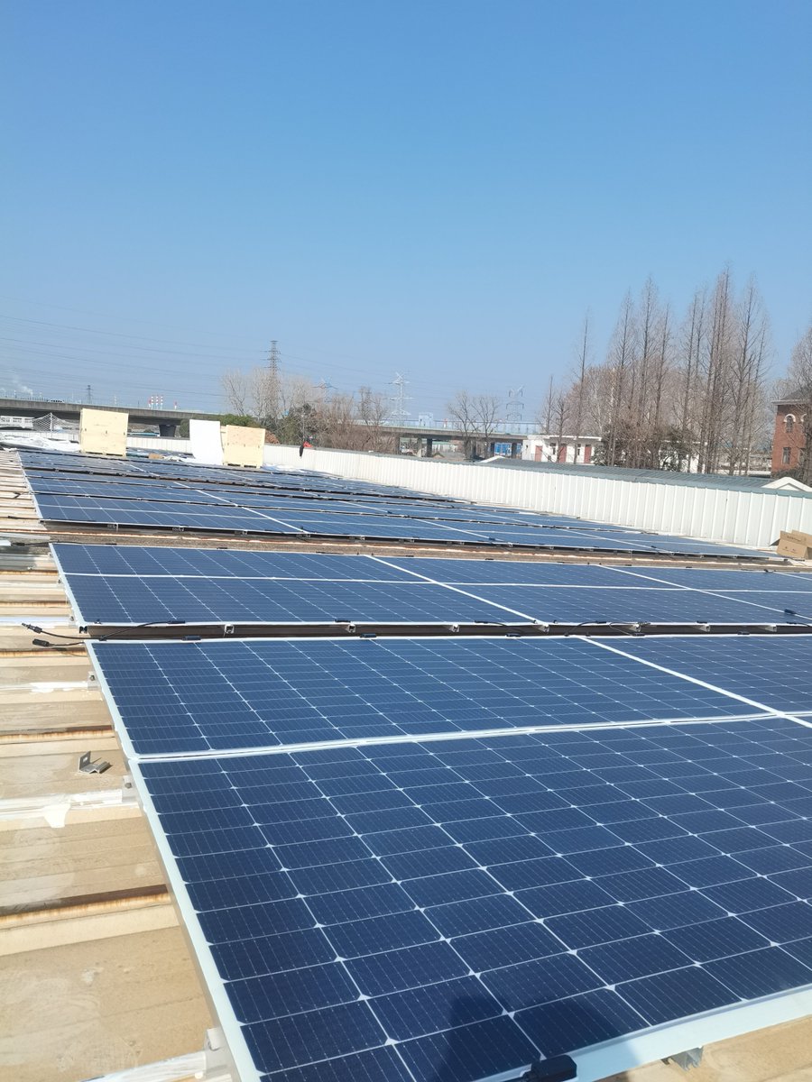 RedSolar2008's tweet image. CETC-Red Solar 's flexible solar modules have been successfully installed,  thanks to the hard work of our engineers. Key features include high efficiency, lightweight design, and easy installation.

#SOLAR #technology

#PV

#renewables

#solarsolution

#power

#energy