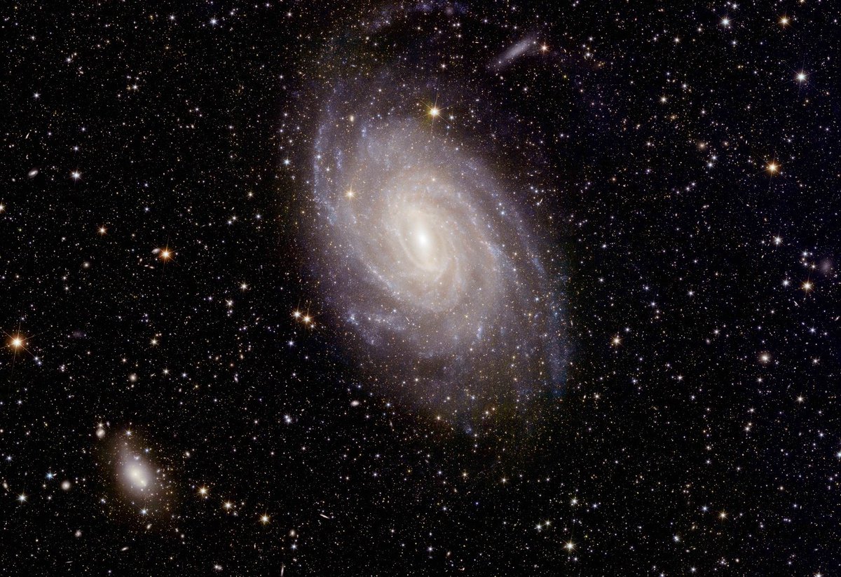 #AteneoAnteprima 🛰️. Cos’è l’ “#energiaoscura” e di cosa è fatta la “#materiaoscura” che tiene assieme le #galassie 💫?  Segnate in agenda 🗓️: Ateneo Veneto, mercoledì #21ottobre 2024: incontro pubblico “Esplorando la struttura dell’Universo oscuro con il #satellite #Euclid”.