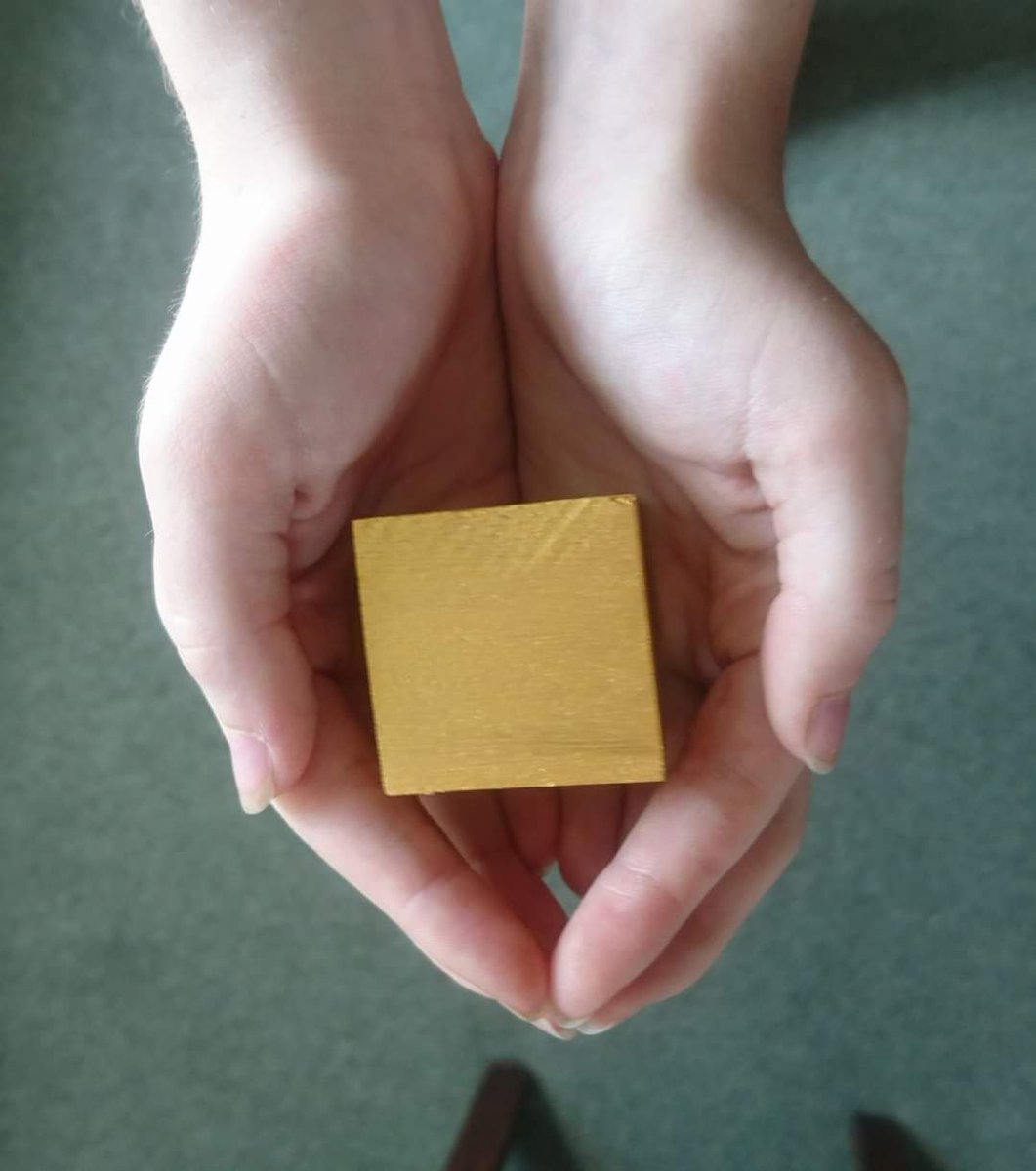 Tess_Machling's tweet image. A few years ago, I got into my dad&apos;s workshop &amp;amp; made these - wooden cubes, representing amount of gold alloy needed to make a torc.

Each cube is a specific torc. Last photo is size of the cube of gold alloy needed to make the Snettisham Great torc. 

#Archaeology #Gold #torcs