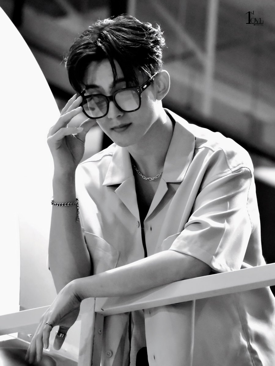 FirstLoveofc_'s tweet image. All your colors make my world the most perfect. 🧡💞 @firstfh5 

#ASICSxFirst
#First_Chalongrat #รักแรกของเฟริสท์