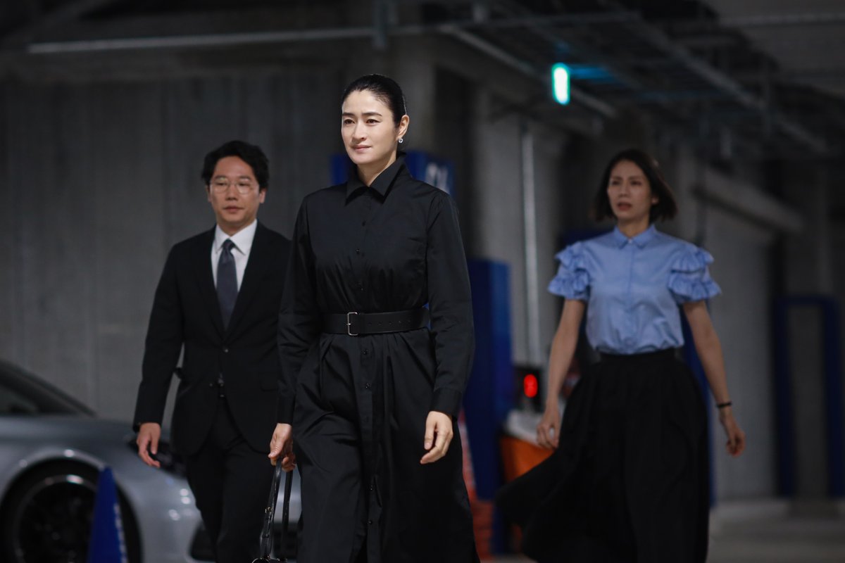 oricon's tweet image. 松下奈緒主演『スカイキャッスル』
初回見逃し配信が200万回突破❗️

今クール個人全体視聴率は
『ブラックペアン』に次ぐ2位を記録
oricon.co.jp/news/2338845/?…

韓国ドラマ『SKYキャッスル』日本版リメイク
夫の出世や子どもの受験…
セレブ妻たちのドロ沼マウントバトル💥

#スカイキャッスル…