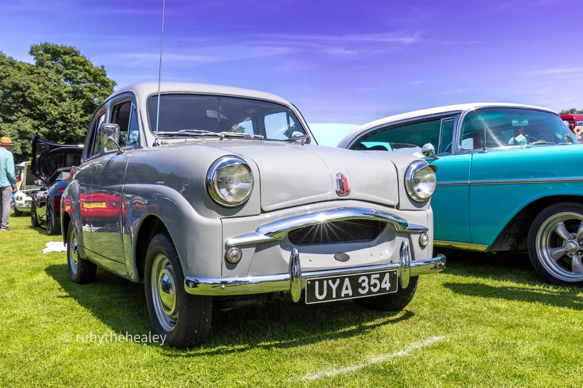 rubythehealey's tweet photo. A few from #mundesley #mundesleymotorshow on Sunday what a lovely day #classiccars #northnorfolk #Norfolk #cars https://t.co/y5tISA7y0U