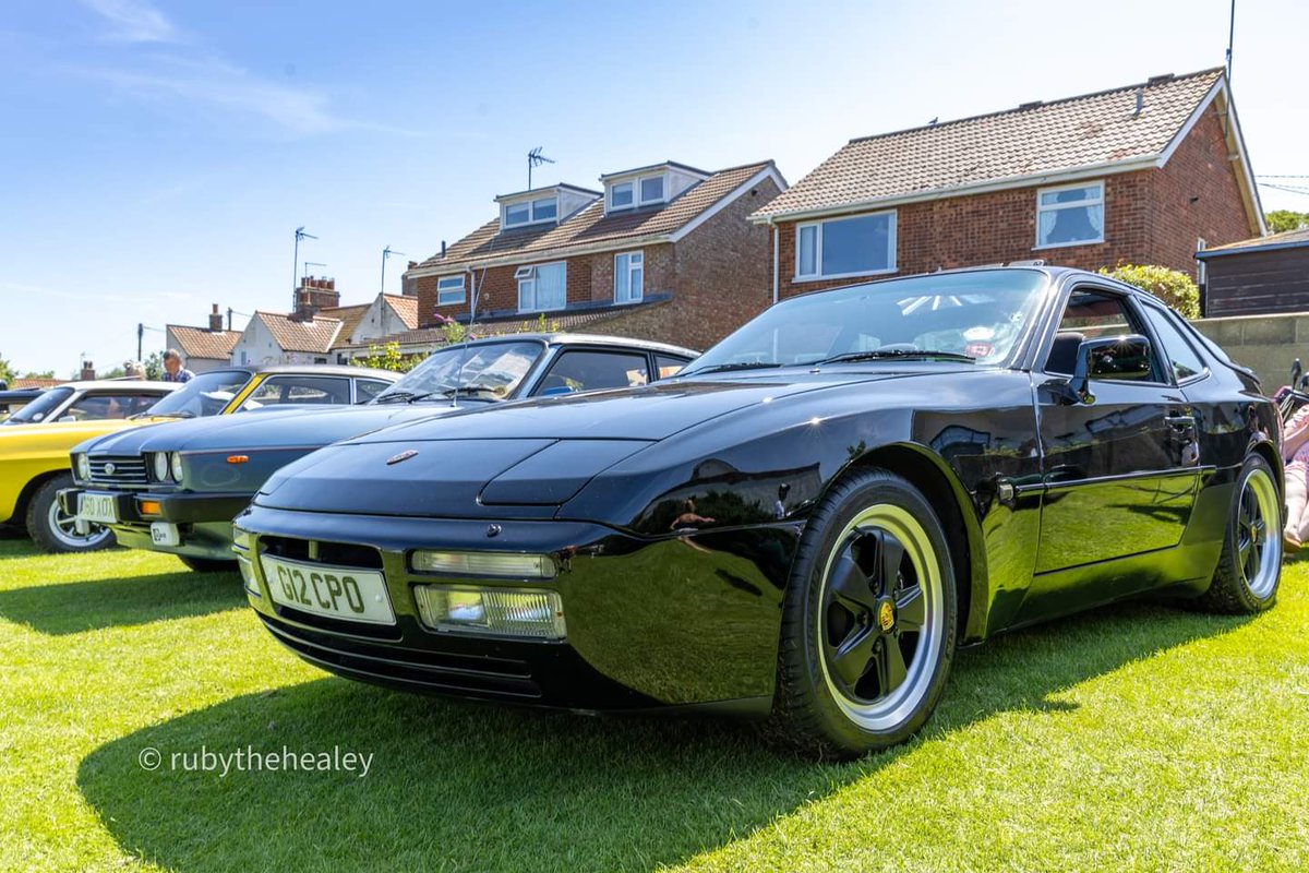 rubythehealey's tweet photo. A few from #mundesley #mundesleymotorshow on Sunday what a lovely day #classiccars #northnorfolk #Norfolk #cars https://t.co/y5tISA7y0U