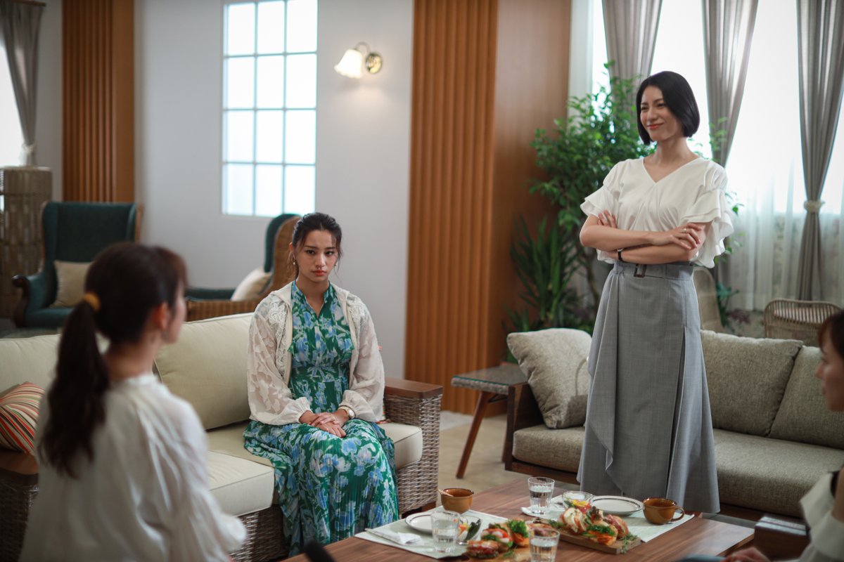 oricon's tweet image. 松下奈緒主演『スカイキャッスル』
初回見逃し配信が200万回突破❗️

今クール個人全体視聴率は
『ブラックペアン』に次ぐ2位を記録
oricon.co.jp/news/2338845/?…

韓国ドラマ『SKYキャッスル』日本版リメイク
夫の出世や子どもの受験…
セレブ妻たちのドロ沼マウントバトル💥

#スカイキャッスル…