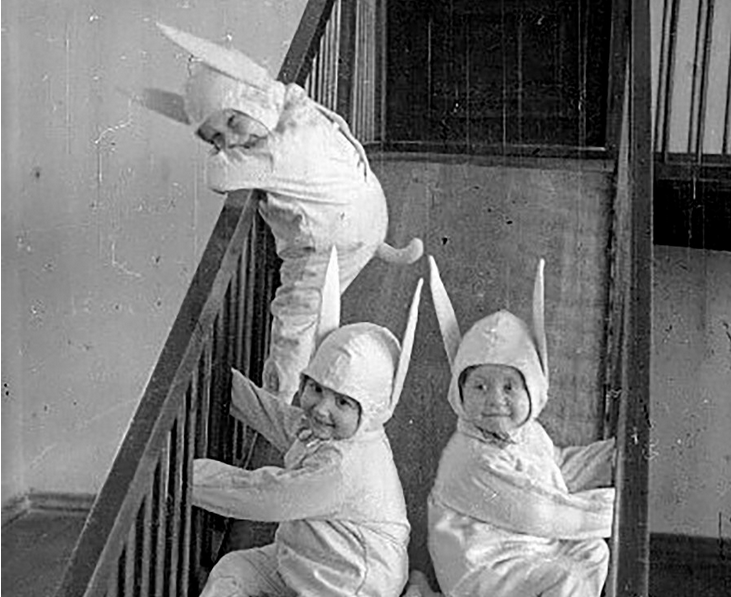 sovietvisuals's tweet image. Soviet kindergarten. Photo by Emmanuil Evzerikhin, 1930s.