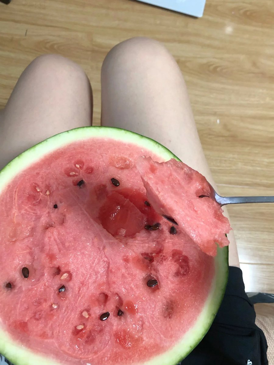 drsprax's tweet photo. I like to eat crispy watermelon https://t.co/kQv1sOflTR