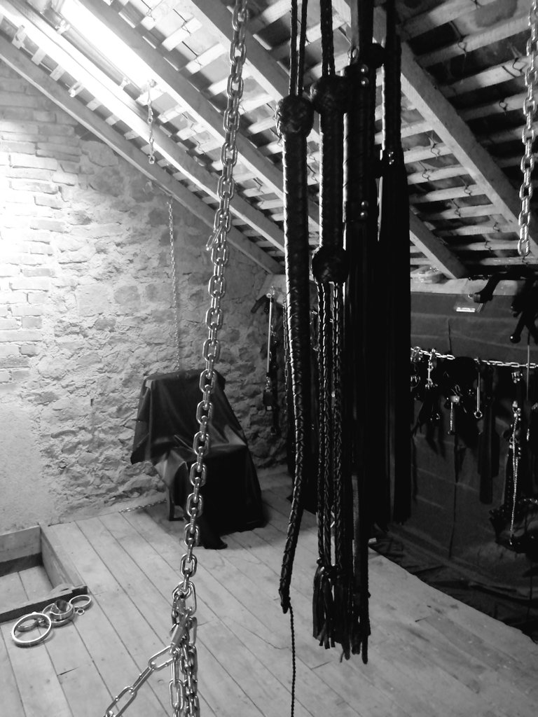 THE DUNGEON tweet media