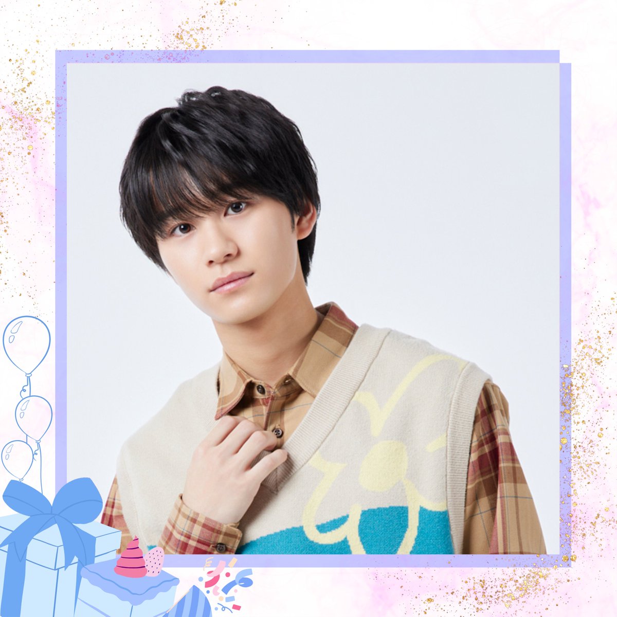 STARTO_INT's tweet photo. A very happy birthday (August 3) to #ToaShimasaki of #LilKansai (#Lilかんさい)!❤️

#嶋﨑斗亜誕生祭2024 
#HBDToaShimasaki2024 

@jr_official_X https://t.co/F4I33CltOU