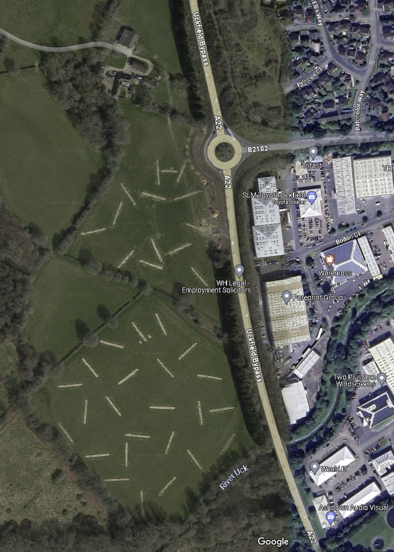 There was a post here recently about trenches in fields but I can't find it now 🙄. 
<a href="/Tess_Machling/">Dr Tess Machling</a> you /may/ have replied but these lines are approx 30m long, are they evaluation trenches?