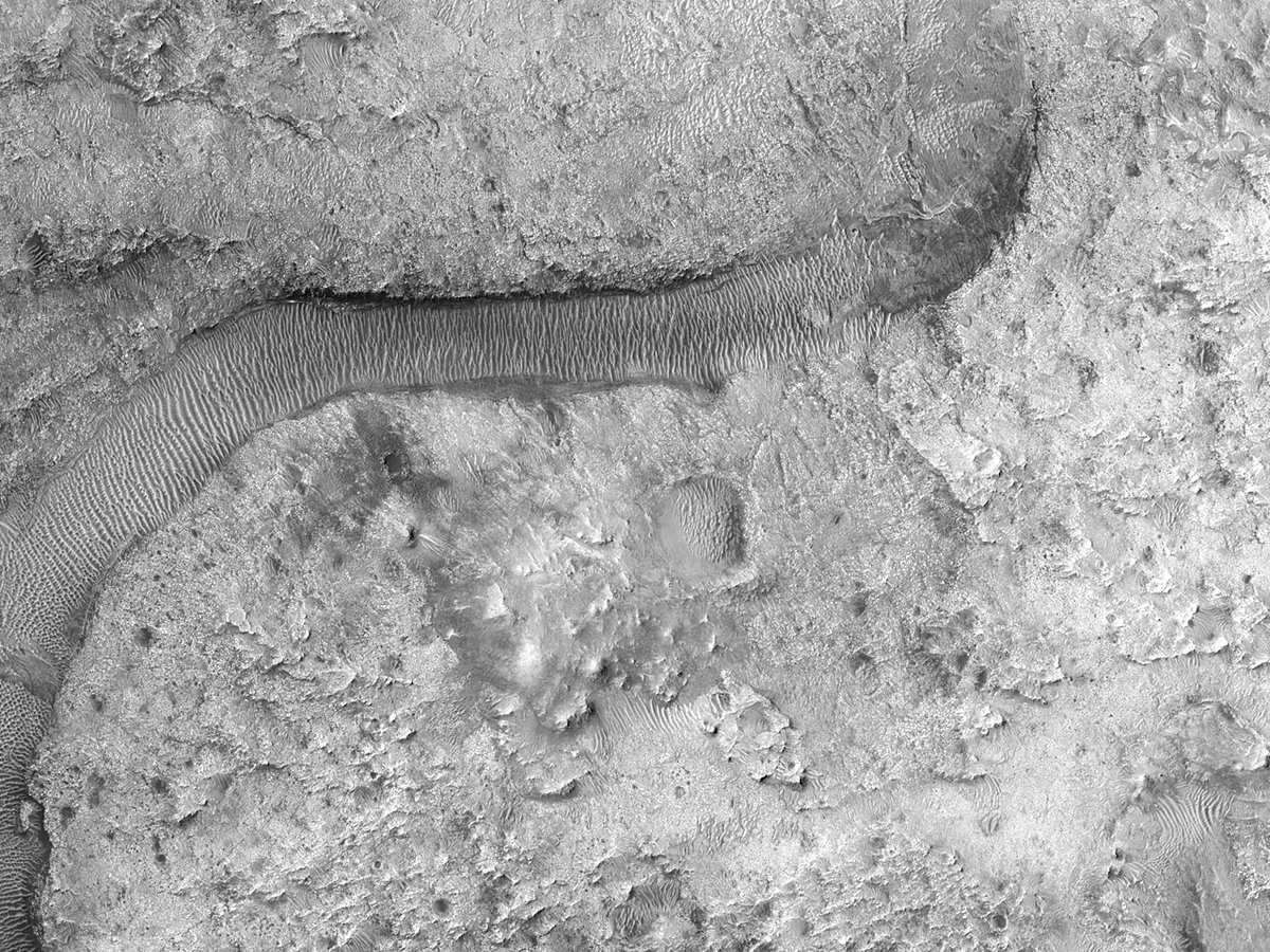 HiRISEDeutsch's tweet image. Kanal mit Dünen nördlich des Jezero-Kraters

Der Jezero-Krater ist der Ort, an welchem die Mission "Mars 2020" landen und forschen wird.

uahirise.org/hipod/de/ESP_0…
NASA/JPL-Caltech/University of Arizona
#Mars #NASA #Deutsch #German #Wissenschaft