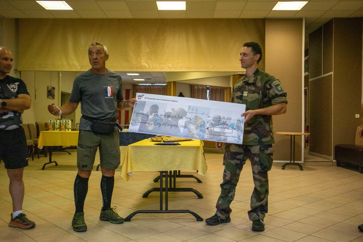 13eBCA's tweet image. Le bataillon a accueilli Jean-Louis, initiateur du mouvement « Des KMS pour apaiser leurs maux », visant à récolter des fonds pour les victimes atteintes de syndrome post-traumatique au sein des métiers armées. 

@armeedeterre @Defense_Sud_Es

#Armée #ArméeDeTerre #Blessés