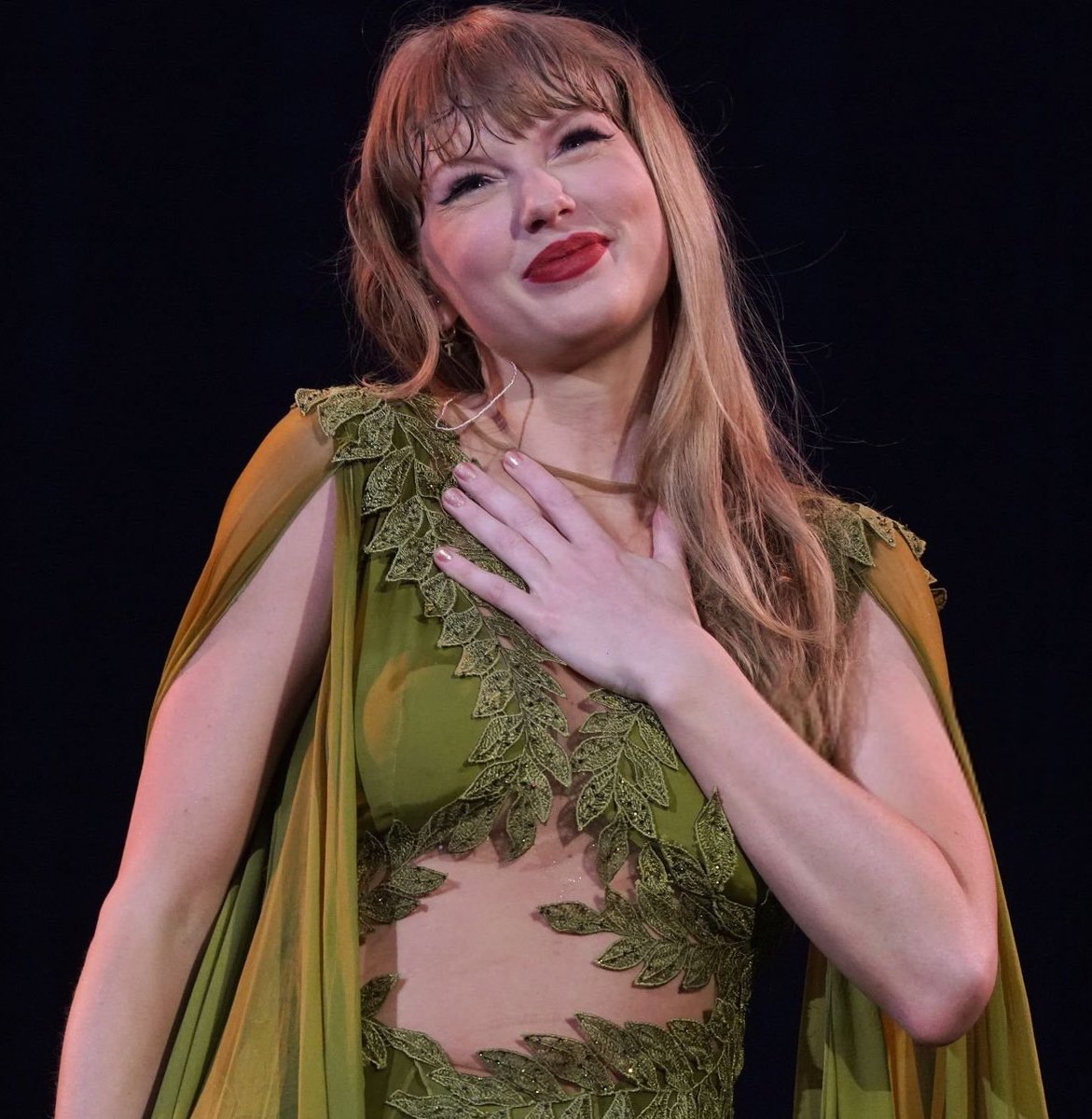 dELLIEcateTV's tweet image. in honour of it being august, i’m once again looking for new moots! 

- she/her, 23, uk
- swiftie since 2012
- fave albums are 1989 tv, lover and sntv 
- also stan olivia
- no sexuality speculators please
- 18+ only please

like/comment for a fb! 💚 shares appreciated, thank you