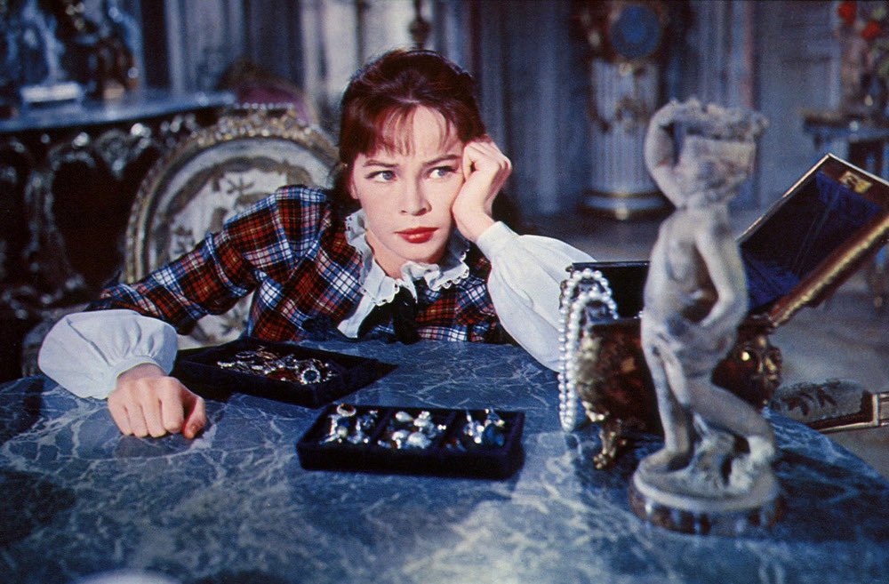 MaxKayson's tweet image. Gigi (1958) ⭐️⭐️⭐️⭐️⭐️⭐️⭐️ A young girl from a long line of mistresses is being raised to become a courtesan but she finds no interest in that lifestyle. Gigi is a strong lead and Gaston is a good blend of misogynistic and chivalrous to keep you guessing #oscars #academyawards